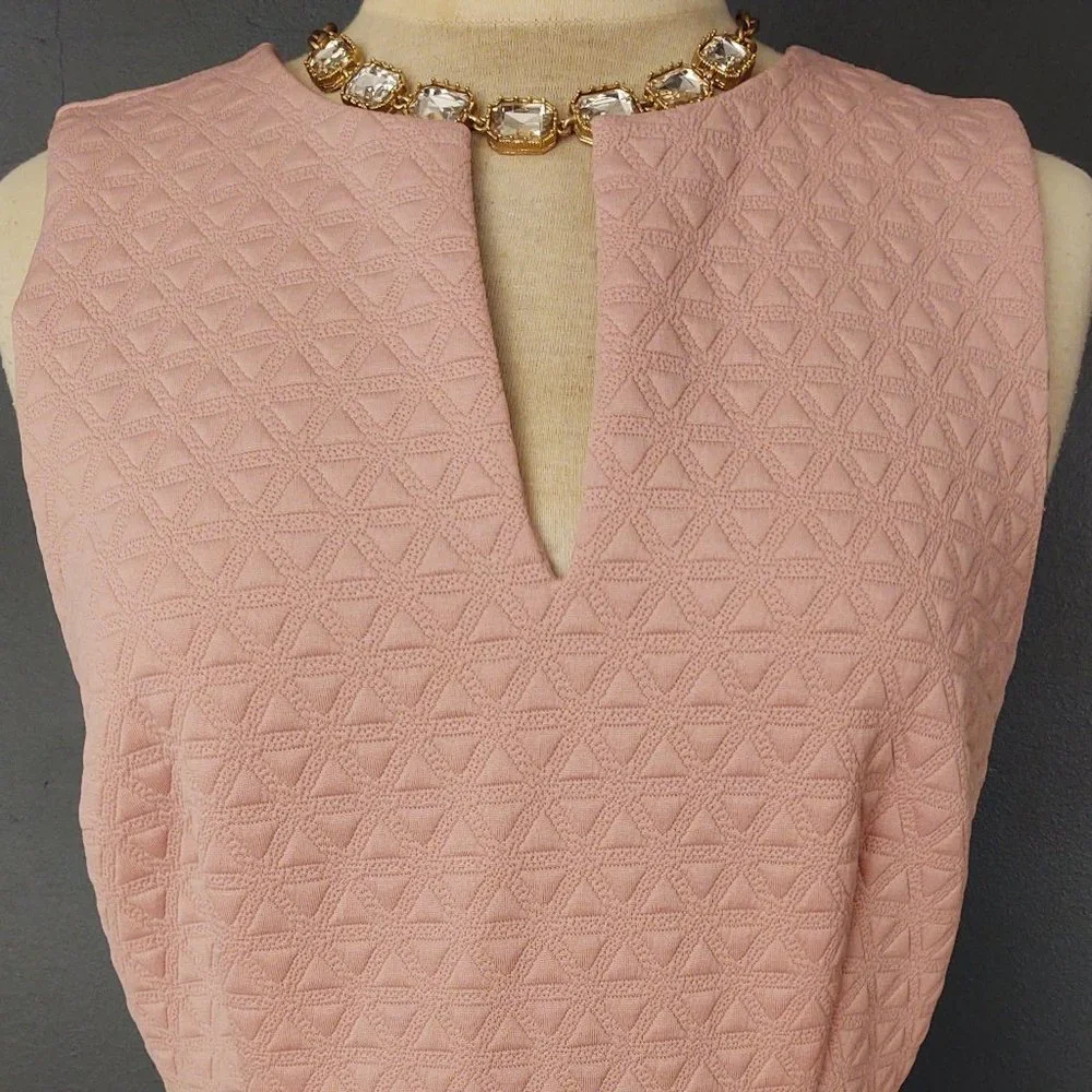 Dusty pink textured fabric sleeveless dress